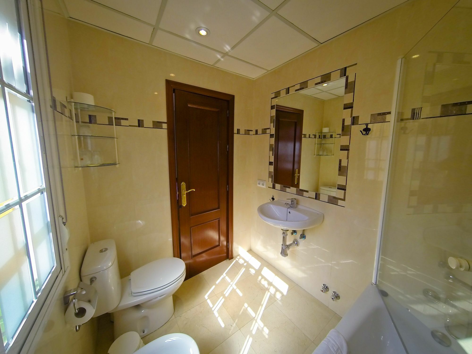 La Muralla Guest house *