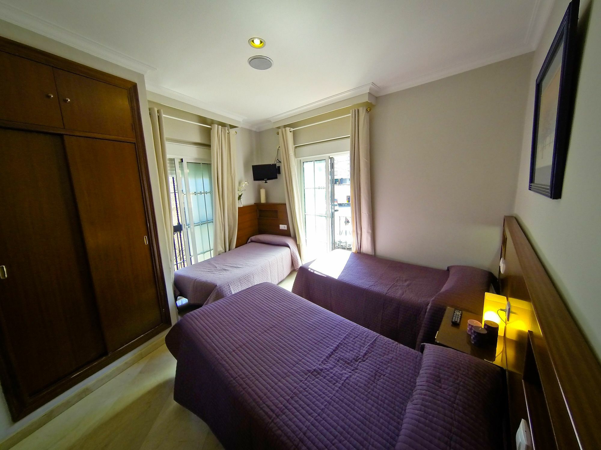 Guest house La Muralla Seville