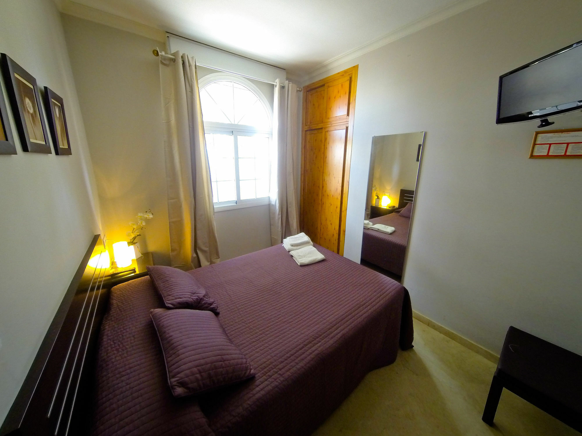 La Muralla Guest house *