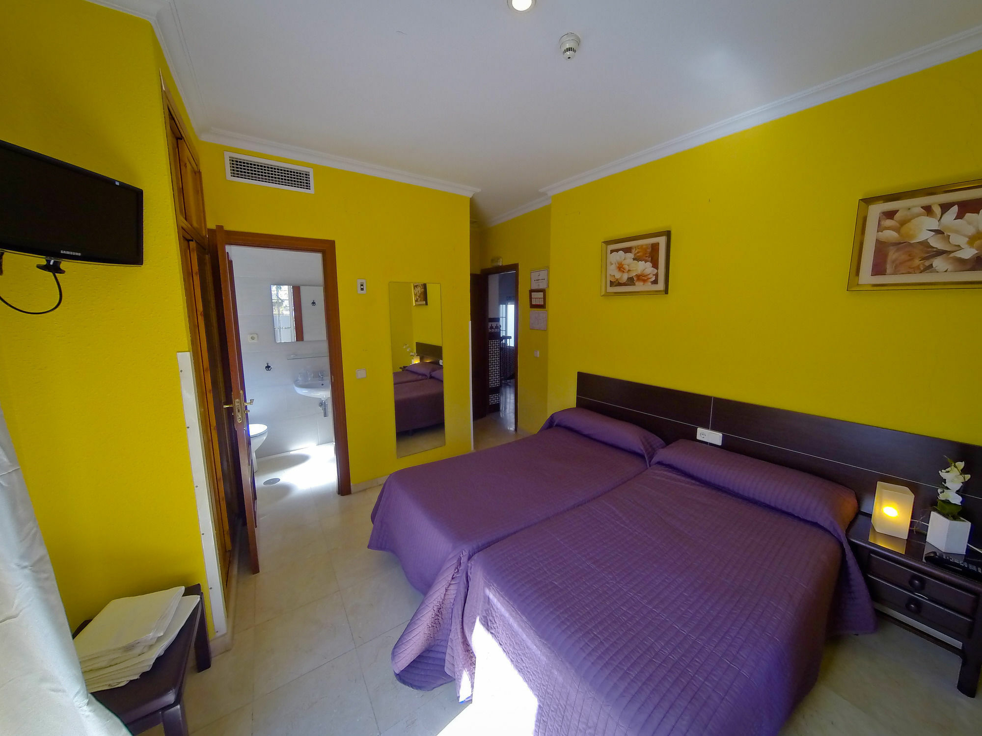 Guest house La Muralla *