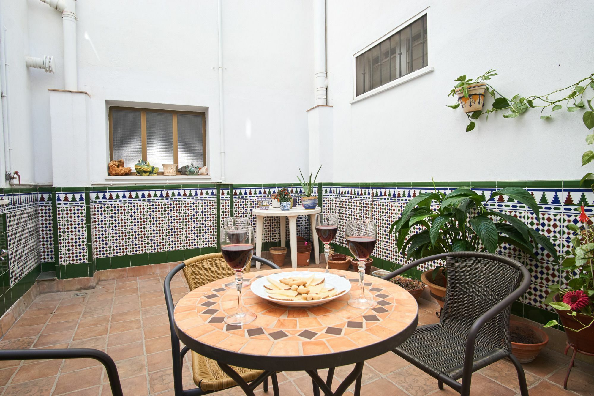 Patio En El Corazon De Triana Apartment