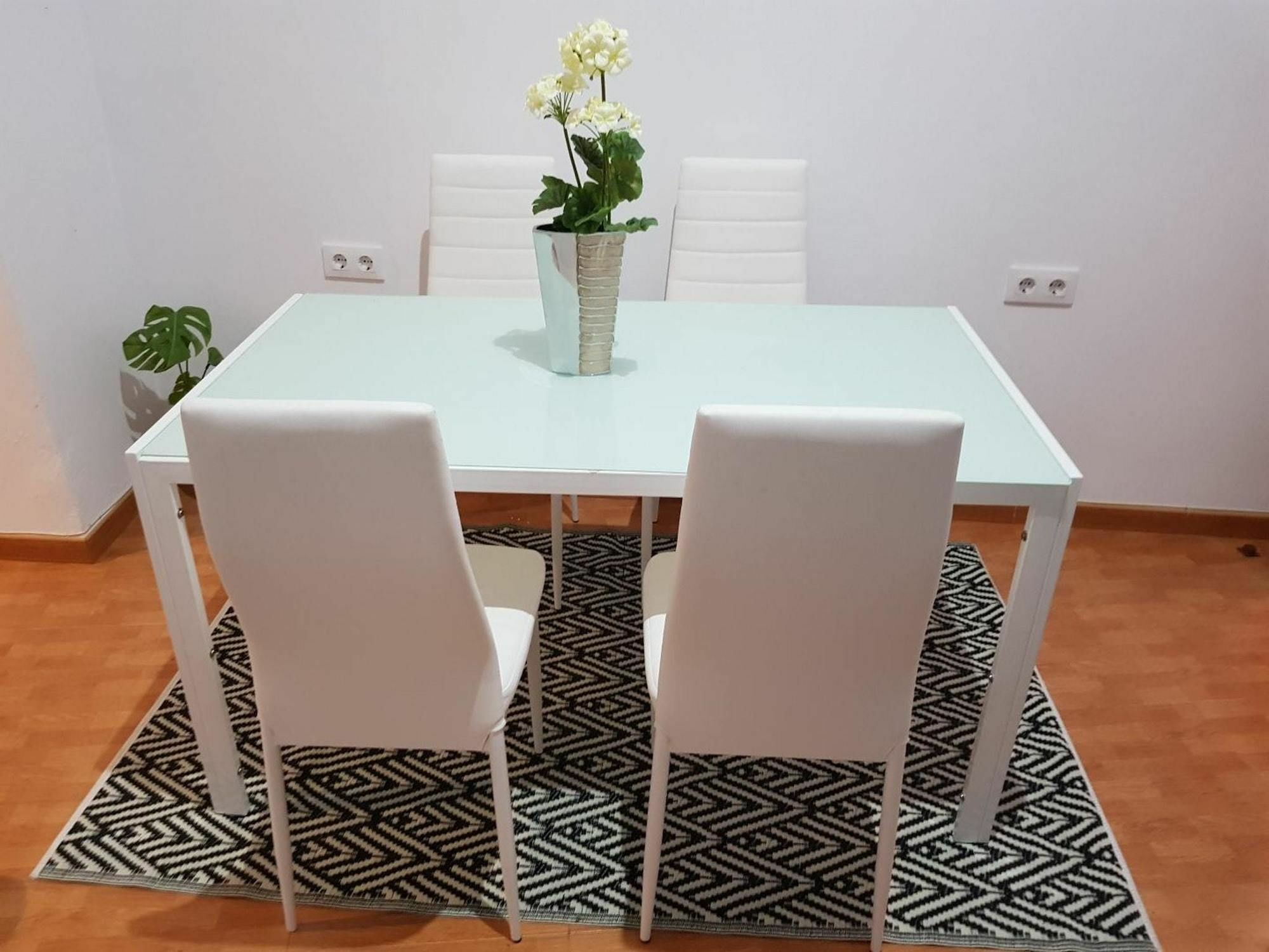 With 2 Bedrooms In Sevilla, With Wifi Apartment Seville