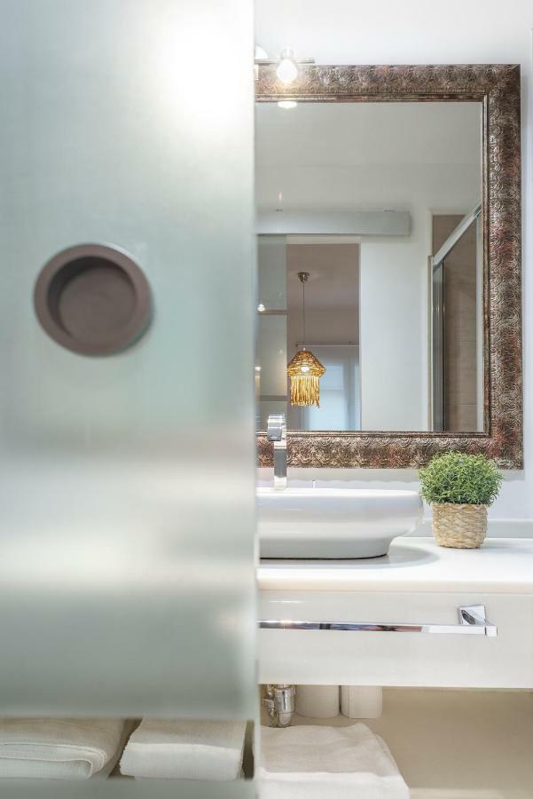 Alterhome Reina Mercedes Apartment Seville