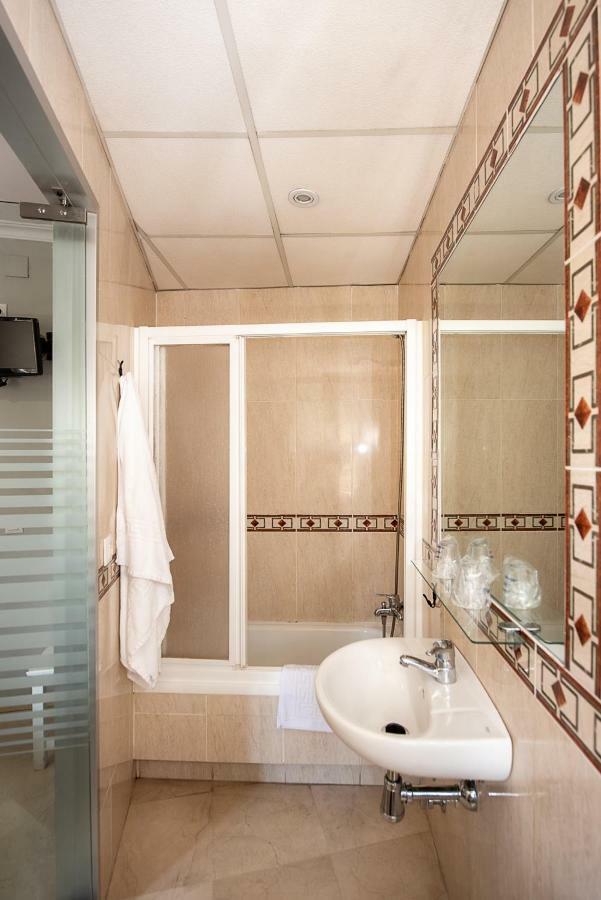 La Muralla Guest house Seville