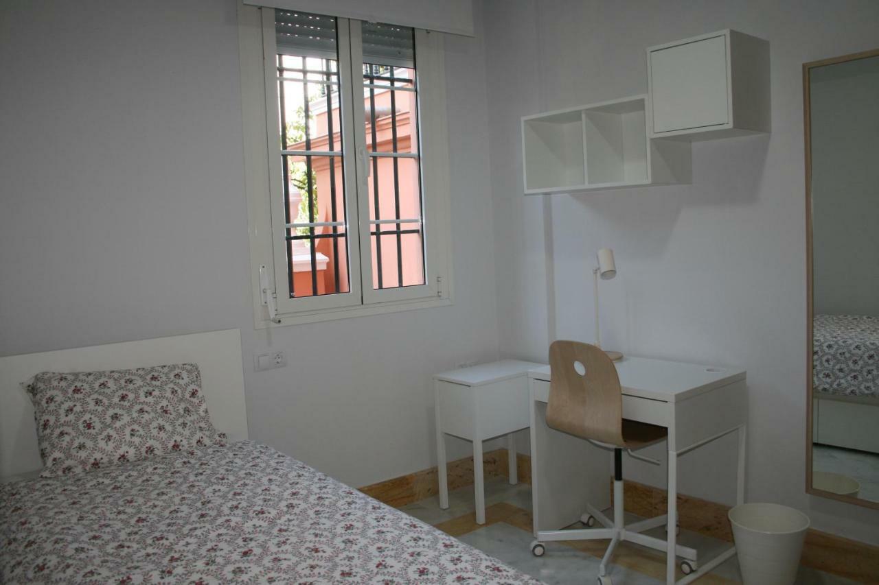 Colegio Mayor Careu - Women Only - Community Apartment Seville