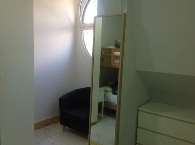 Colegio Mayor Careu - Women Only - Community Apartment Seville