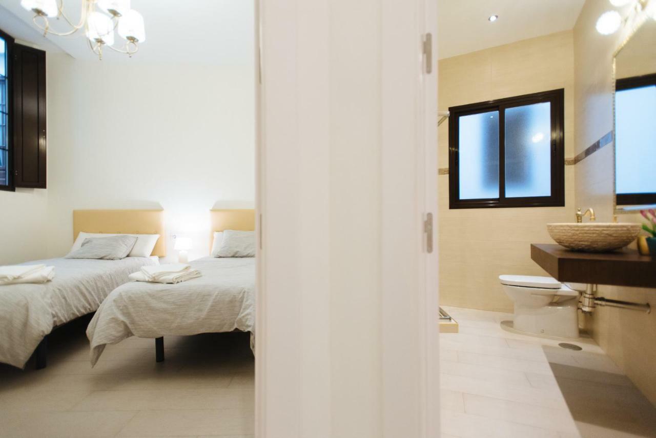 Luxury Penuelas Free Parking Apartment