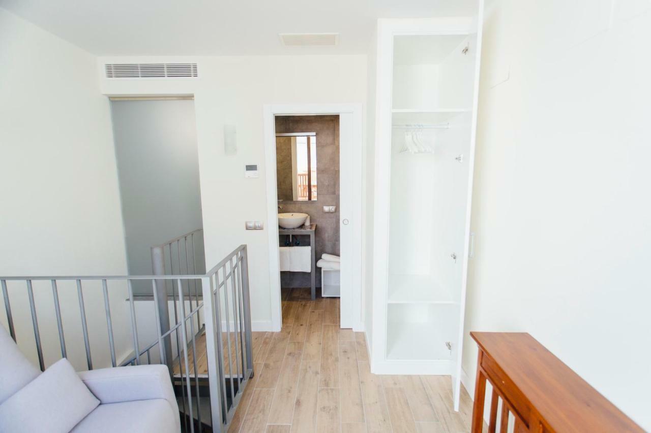 O&L Byron Suites * Seville