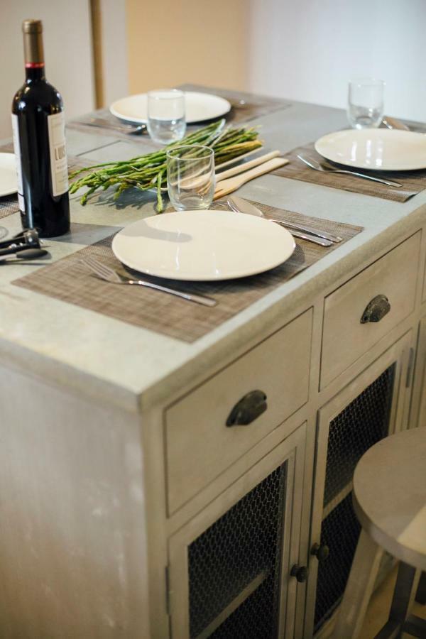 Apartment One & Lux- Lagar *