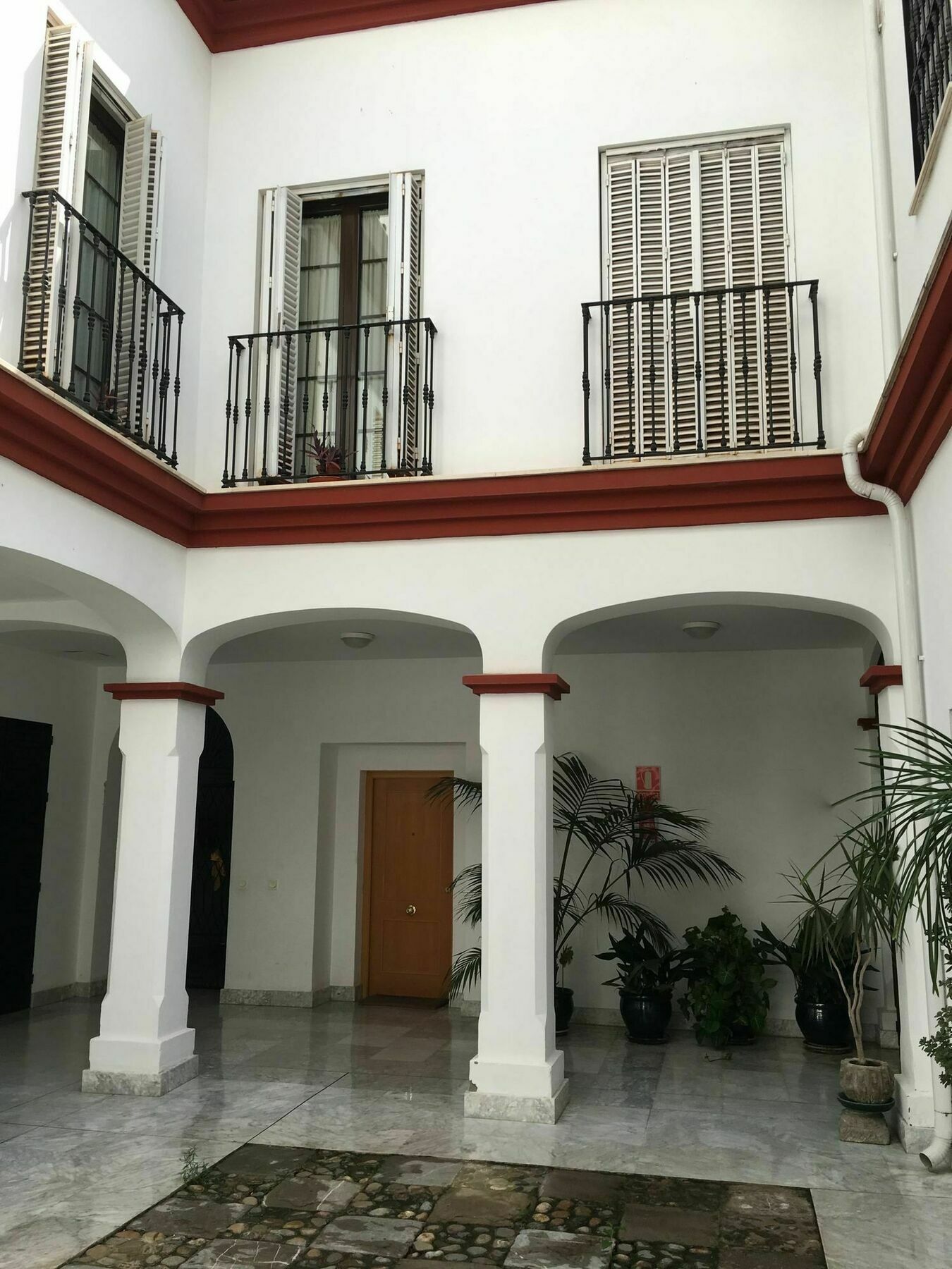 Teodosio Free Parking & Ac Apartment