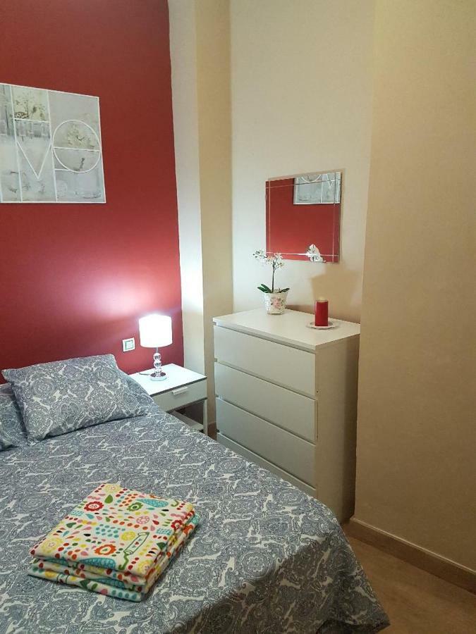 Apartment Triana Pureza 1 *