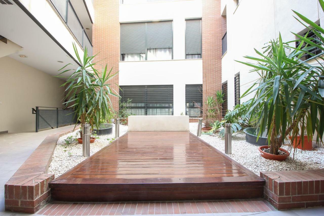 San Julian Apartment *