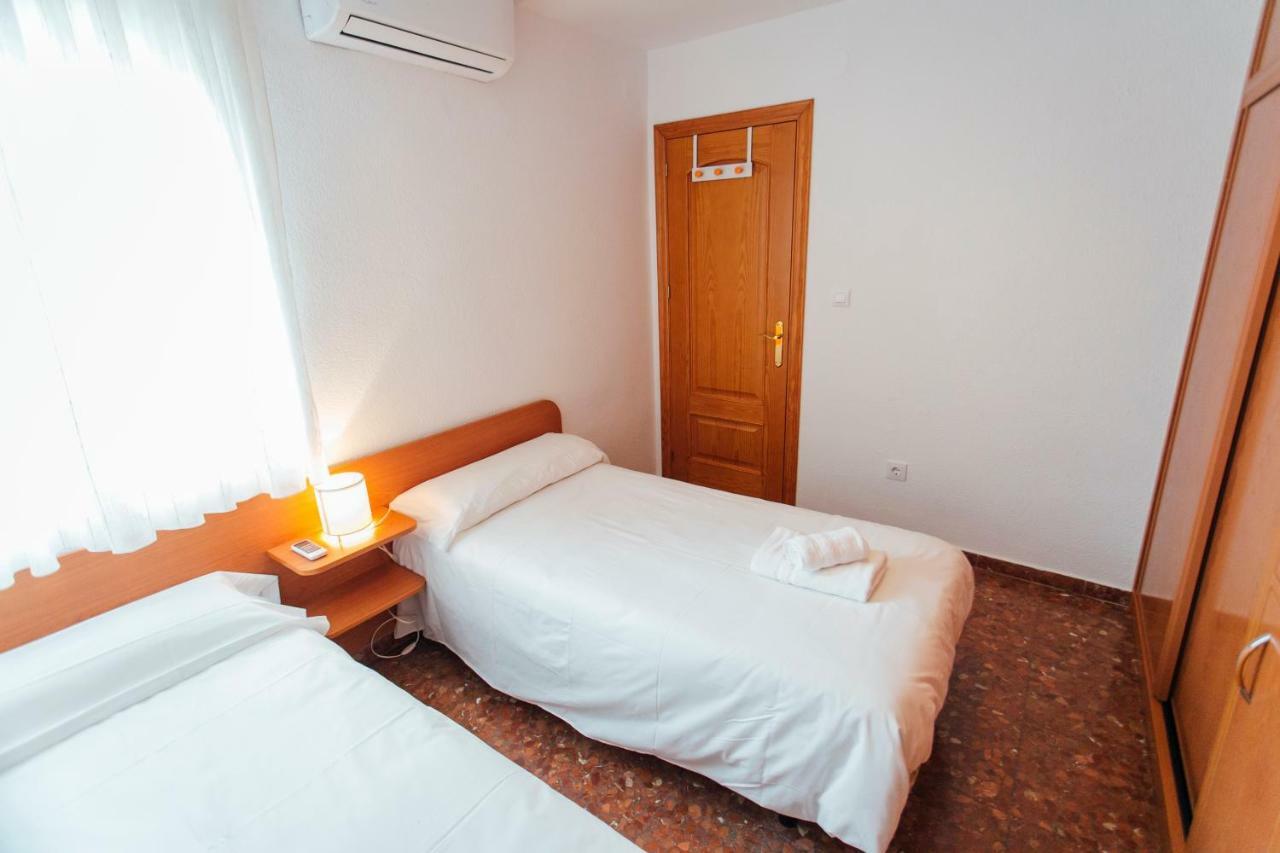 Comfortable- 2bd 1bth- Triana Apartment *