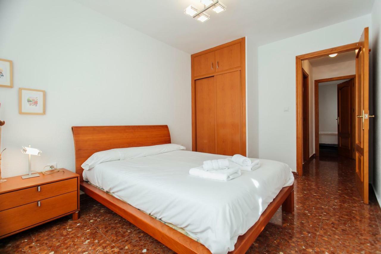 Apartment Comfortable- 2bd 1bth- Triana