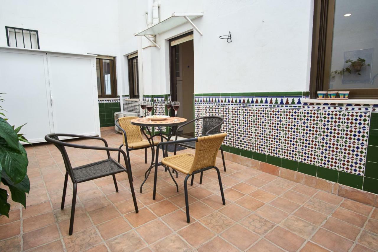 Apartment Rodrigo De Triana Courtyard By Valcambre *