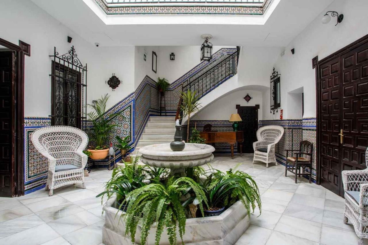 Machado 3* Seville