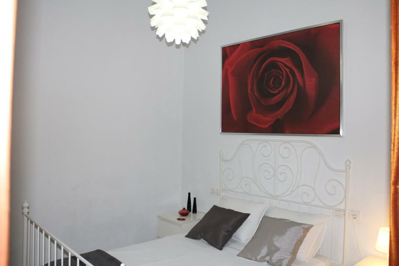 Rg Triana, Calle Castilla Con Patio *