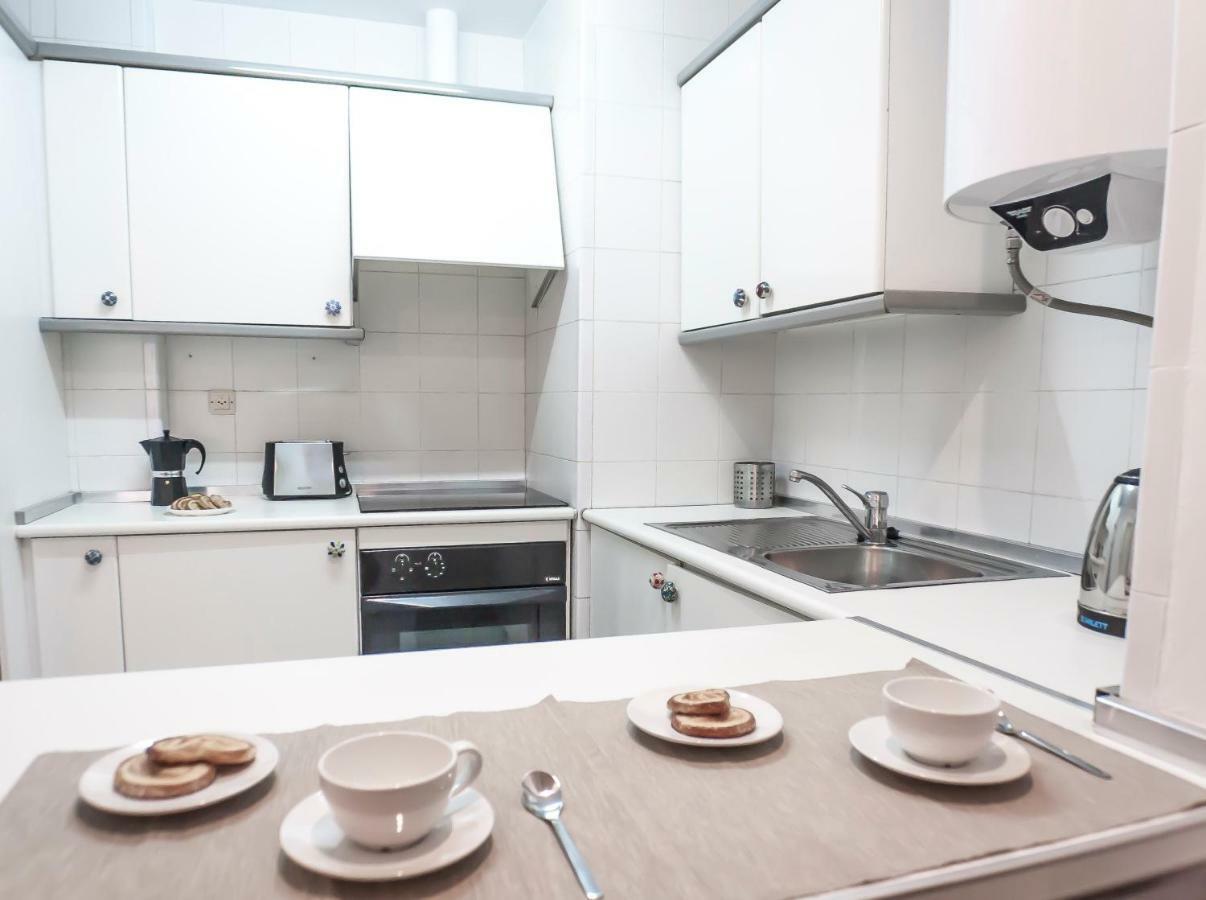 Alameda's Pearl With Parking Apartment Seville