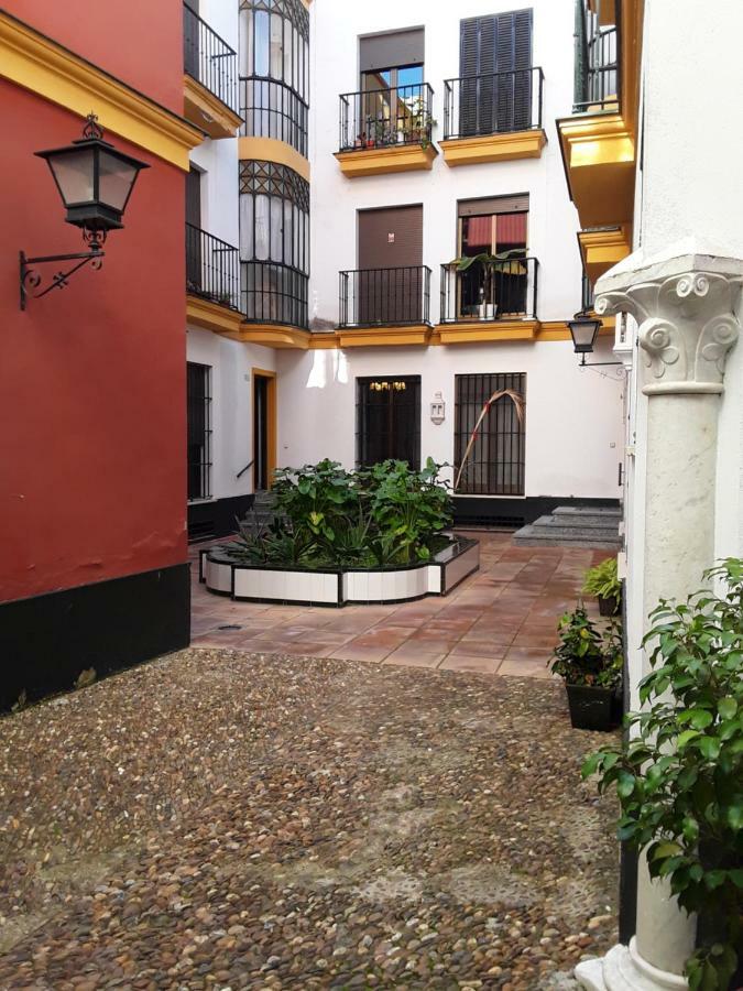 Junto A Casa Pilatos * Seville