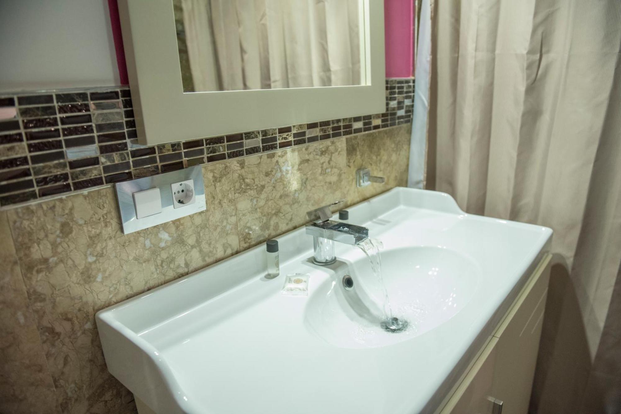 Luxury Puente De Triana Apartment Seville