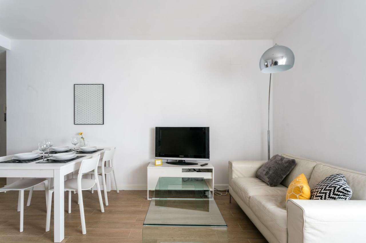 Triana 3 Bedrooms & 2 Bath Parking Included * Seville