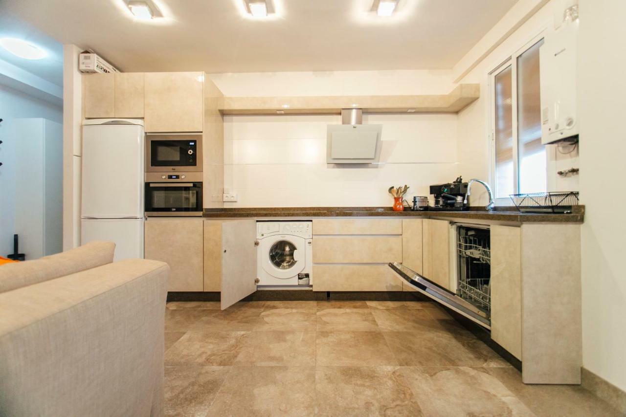 Apartment Wide And Diaphanous- 3bd 2bth- Alcazar *