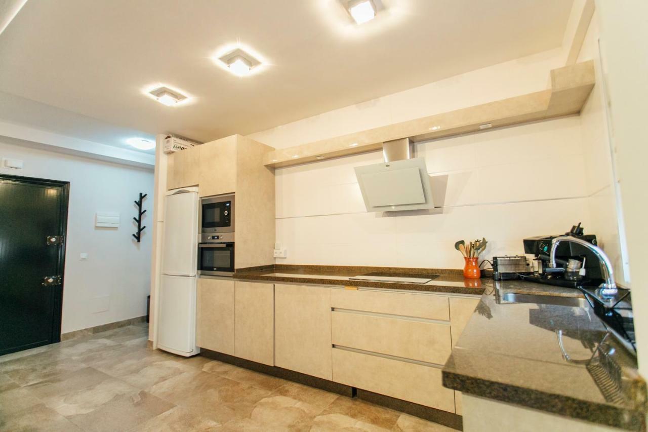 Apartment Wide And Diaphanous- 3bd 2bth- Alcazar Seville
