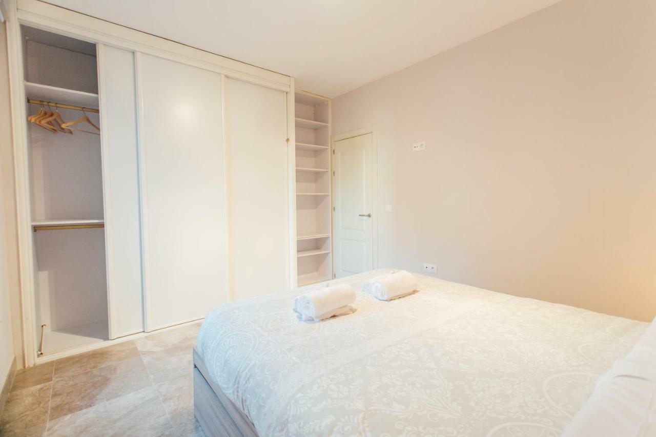 Wide And Diaphanous- 3bd 2bth- Alcazar Apartment Seville