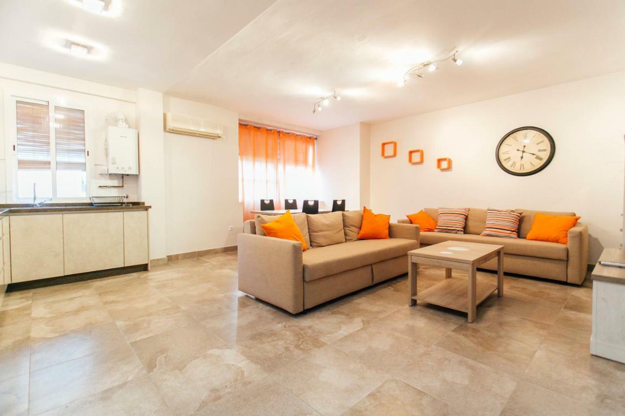 Wide And Diaphanous- 3bd 2bth- Alcazar Apartment *