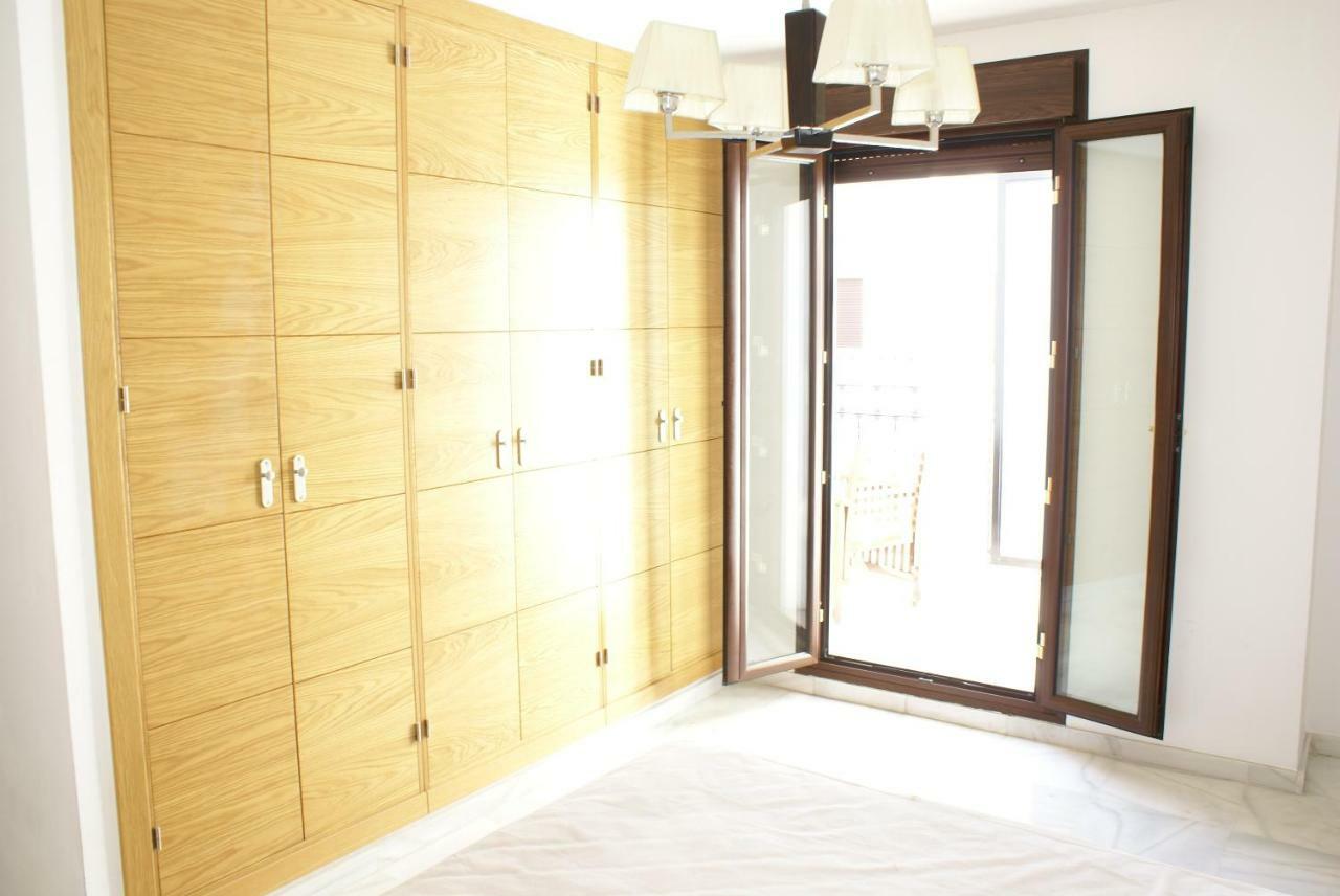 Modern Atico, Close Macarena/sevilla Center Apartment