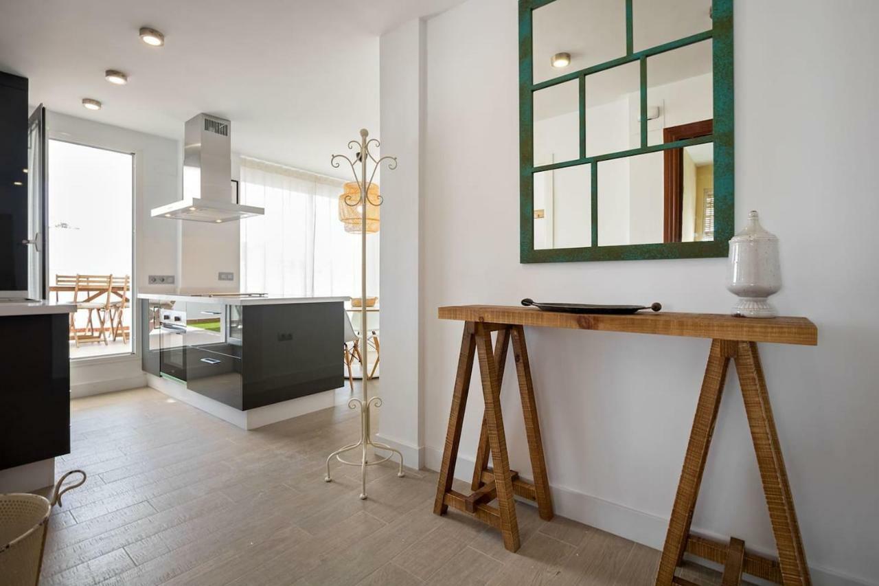 Triana Deluxe Skyview Apartment