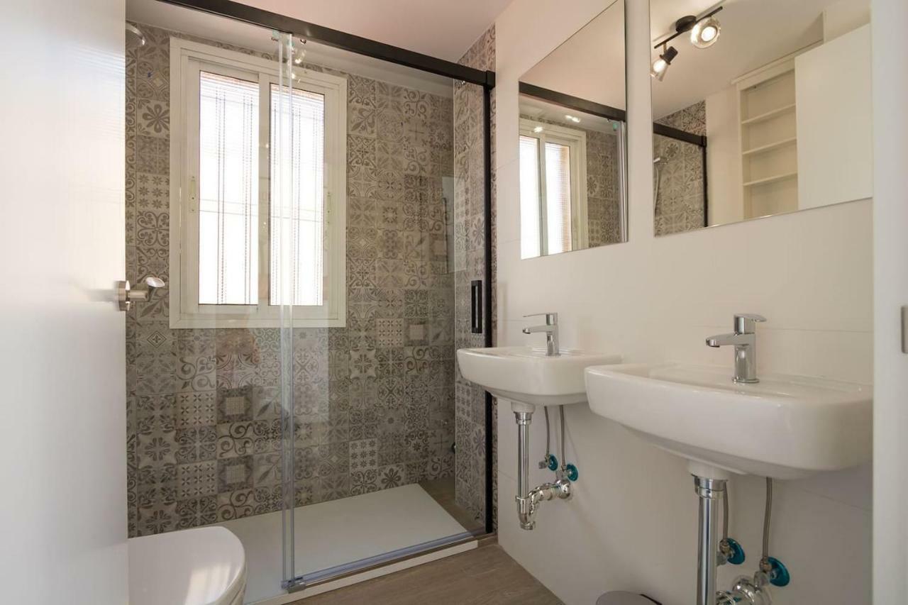 Triana Deluxe Skyview Apartment