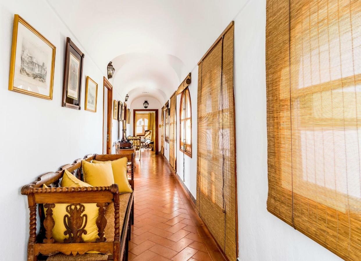 Elvira, Exclusive Pool And Gardens In The Heart Of Villa *