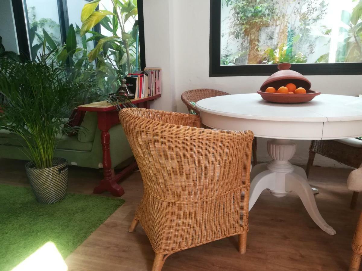 Arte Y Descanso En * Seville