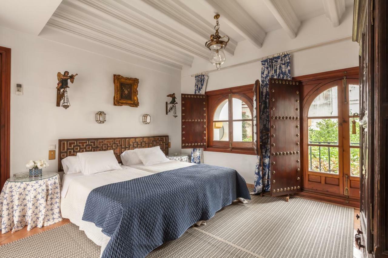 Elvira, Exclusive Pool And Gardens In The Heart Of Villa *
