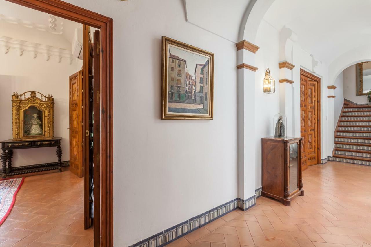 Elvira, Exclusive Pool And Gardens In The Heart Of Villa *
