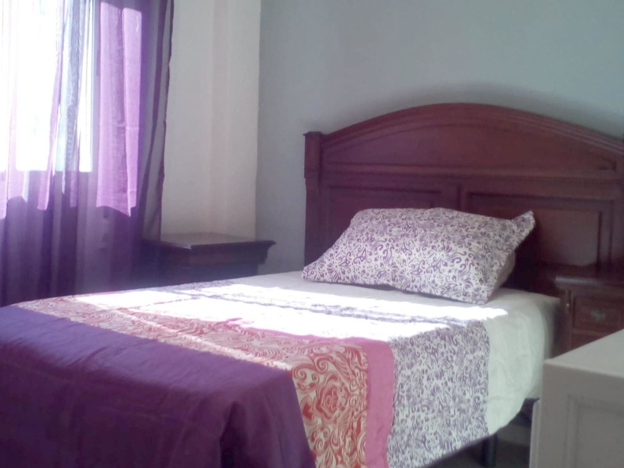 With 3 Bedrooms In Sevilla, With Wonderful View, Enclos Apartment Seville