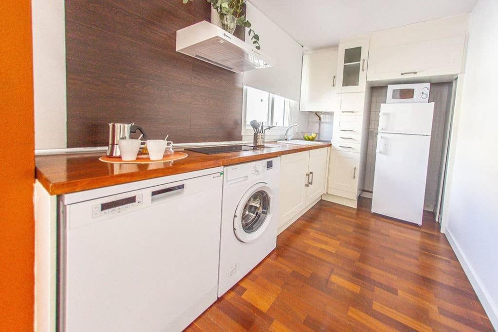 Apartment Next To The Mushrooms, Very Bright Penthouse. *