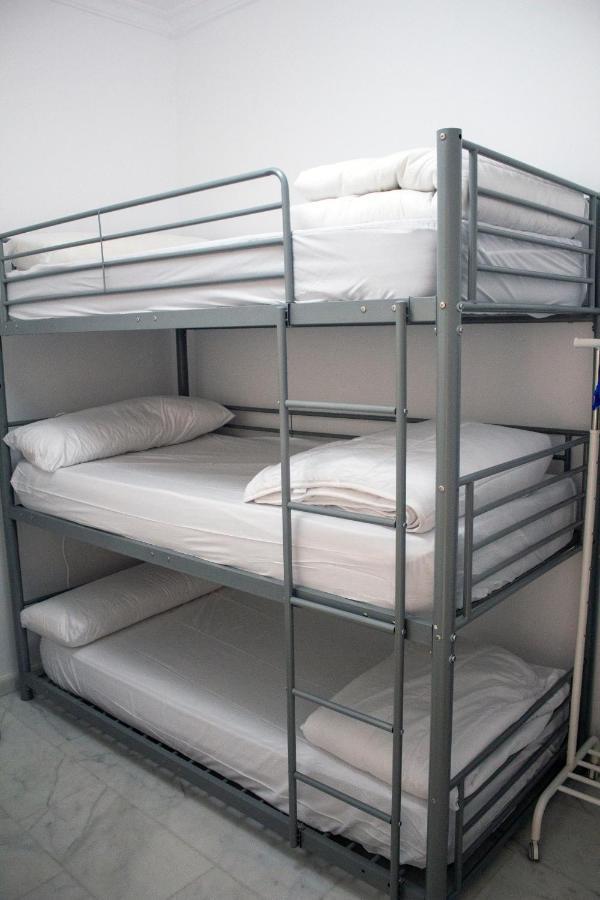Alameda House Guest house *