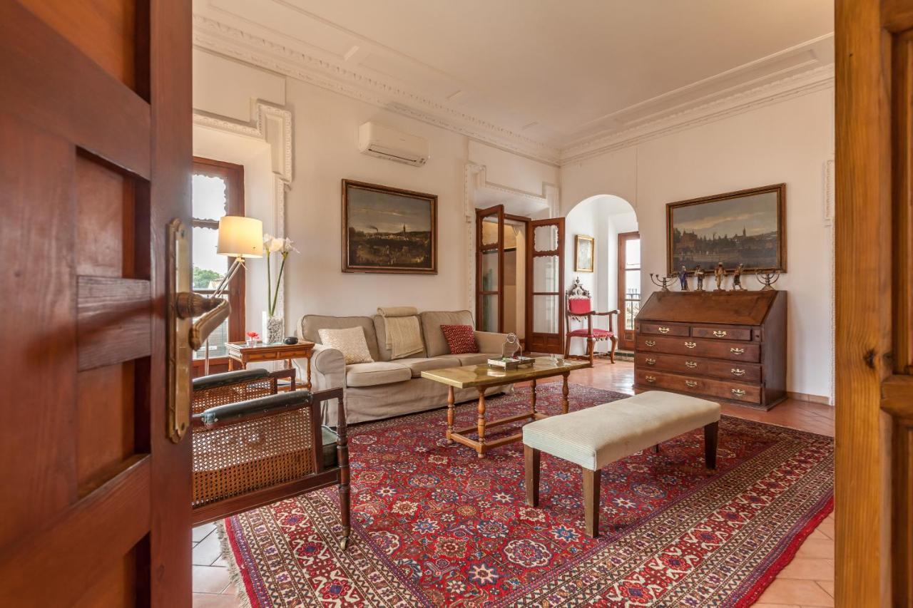 Elvira, Exclusive Pool And Gardens In The Heart Of