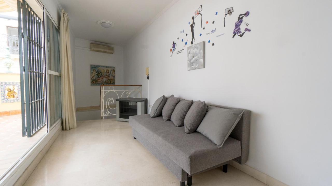 Historic House In City Center Seville