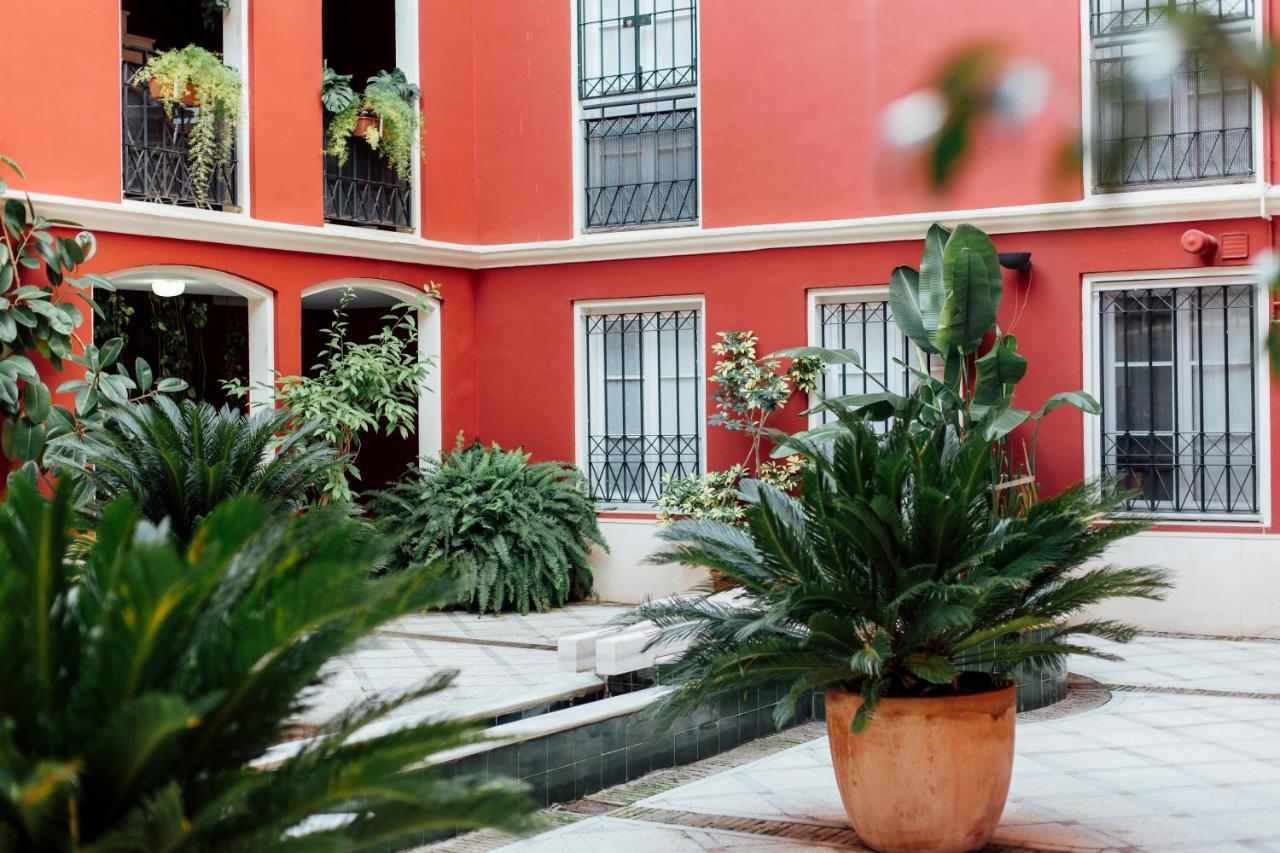 Wide With Terrace- 2bd 1bth- Santa Cruz Apartment