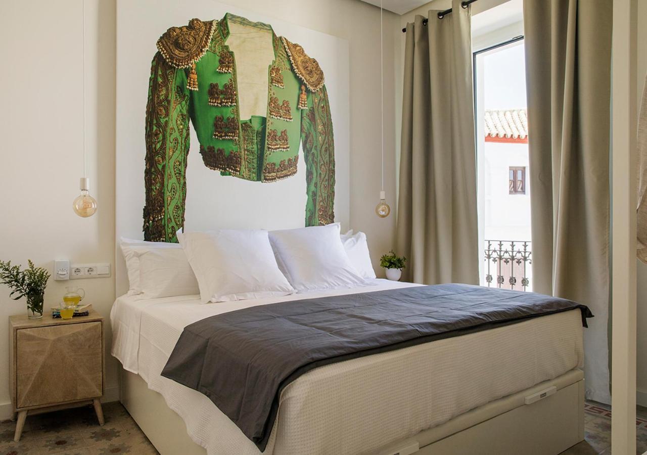 Santa Paula Pool & Luxury Apartment