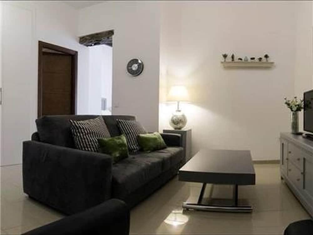 - Plaza Nueva Apartment Seville