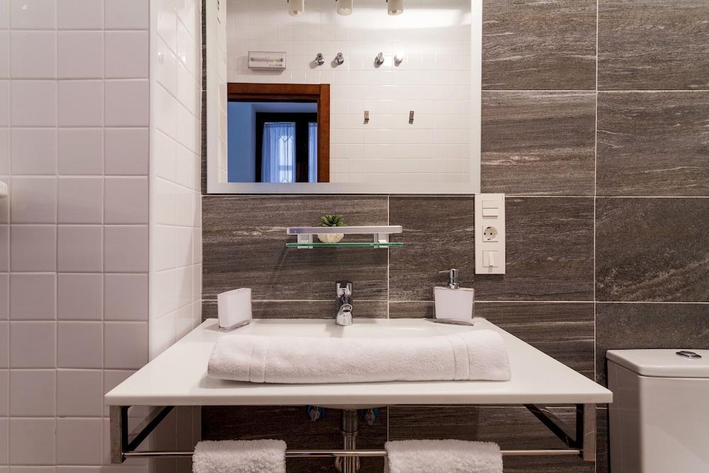 - Plaza Nueva Apartment