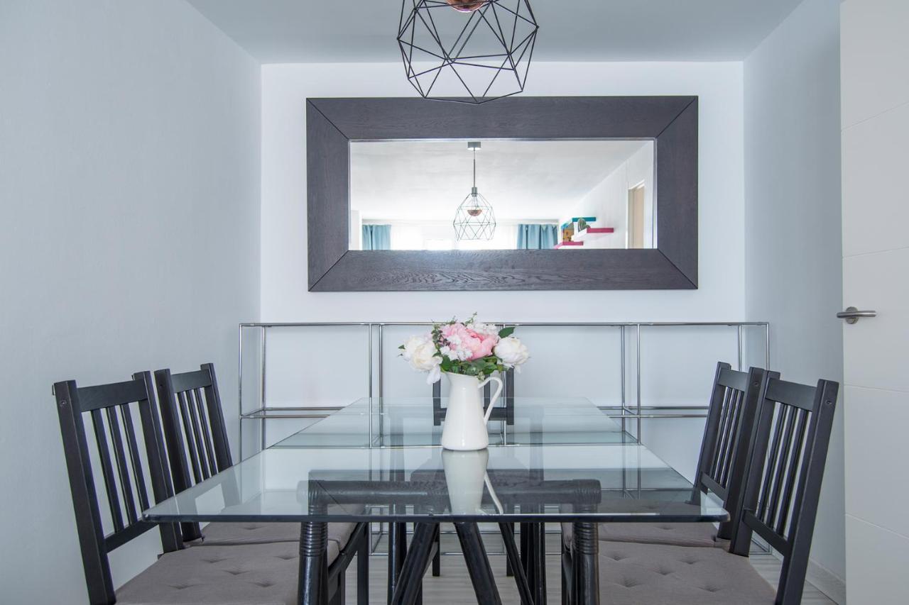 Riverside In Triana Apartment