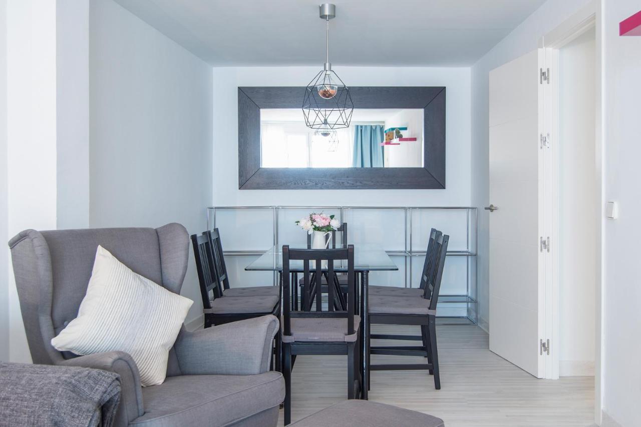 Riverside In Triana Apartment