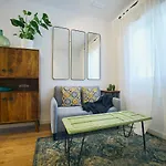 Pelicano Seville Apartments