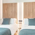Modern With Swimming Pool- 2Bd 2Bth- Triana