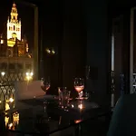 Luxury Apartment With Views To Alcazar, Cathedral And Giralda.